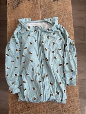 Baby Zip-Front One-Piece Bodysuit in Light Blue Bee Print 18-24